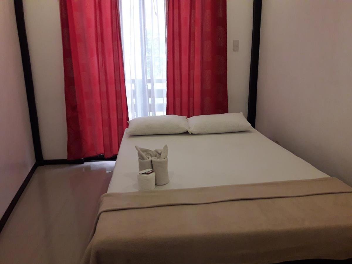 Oyo 718 Socrates Place El Nido Exterior foto